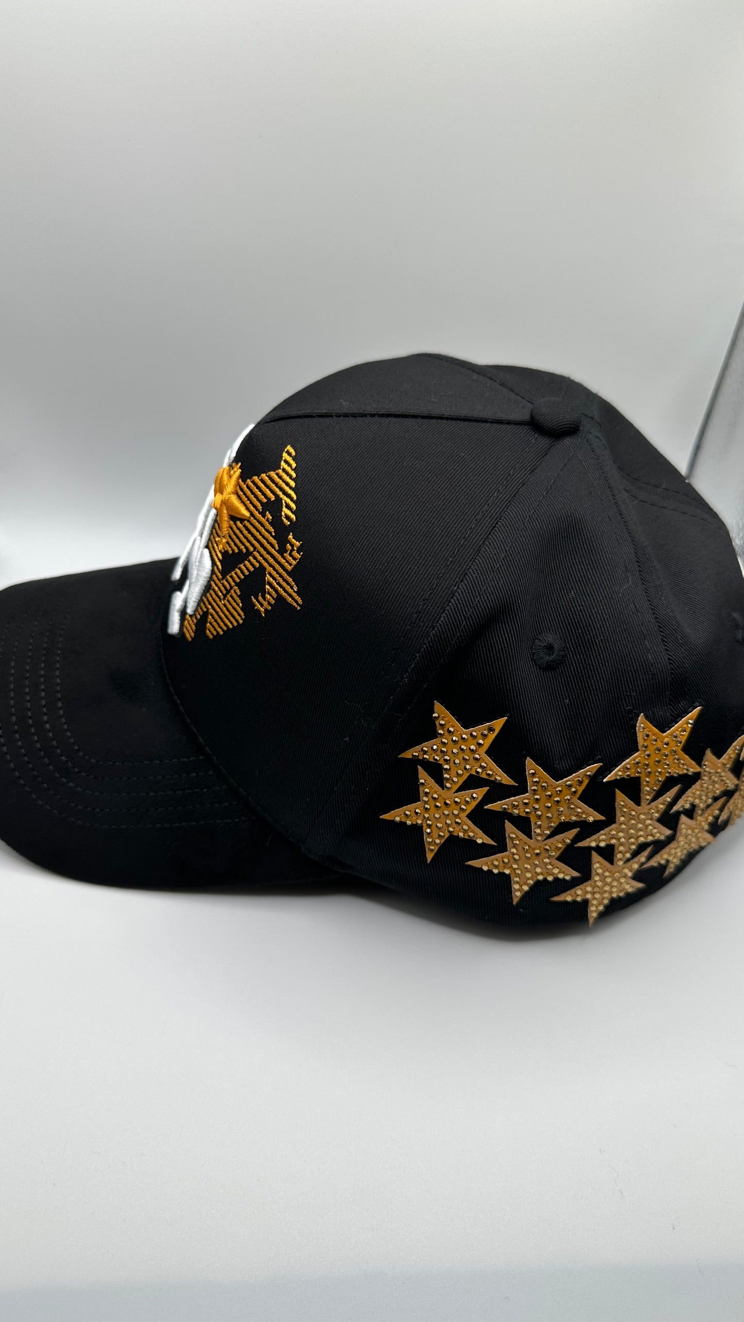 Thirty One Hats “DE EAST LA”