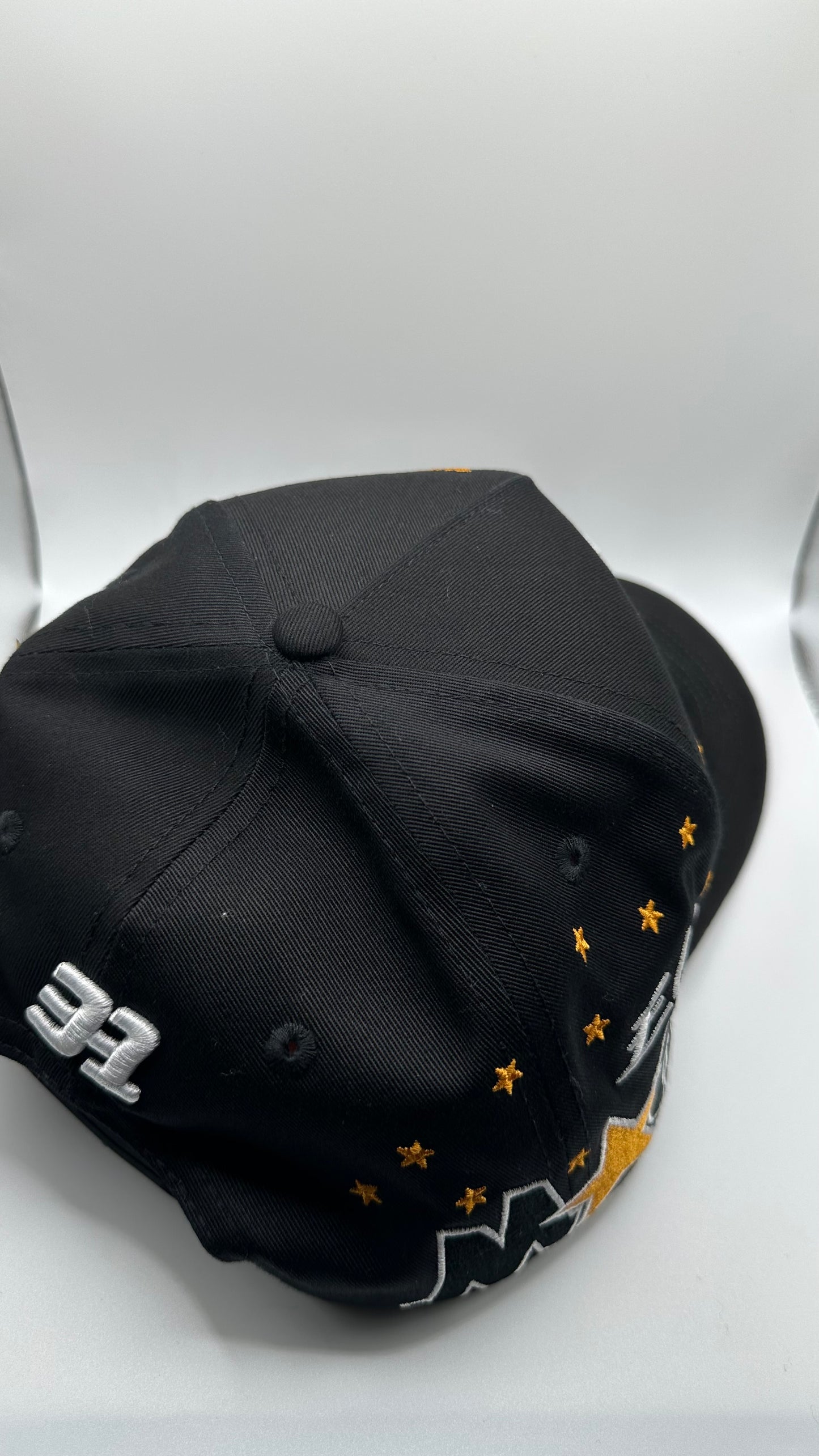 Thirty One Hats “DE EAST LA”